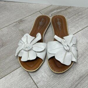 Børn Crown Sandals - 8 - Cute Flower Detail